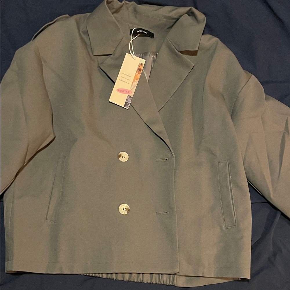 Elegant Gray Double-Breasted Blazer